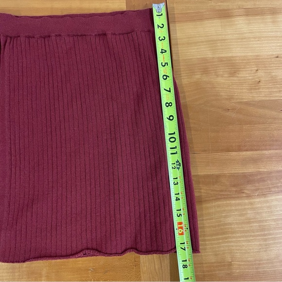 Free People pull on sweater skirt with wrap front medium - Picture 9 of 10